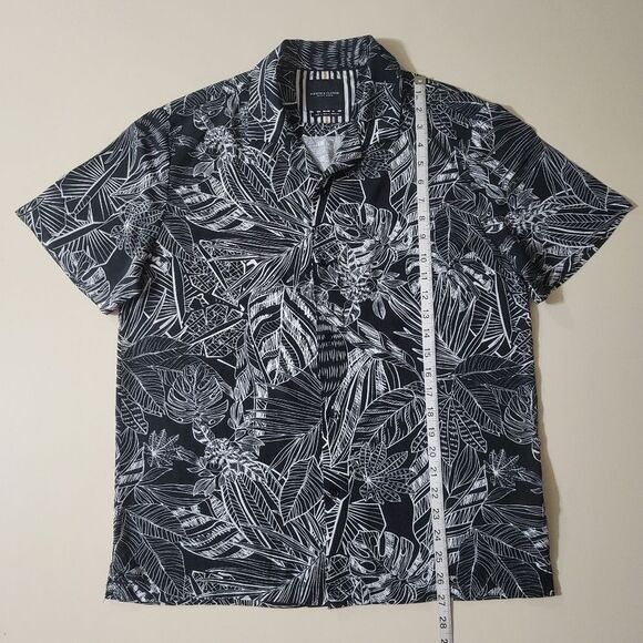 Denim & Flower Black and White Men's Rayon Casual Button Down Short Sleeve Shirt - Picture 5 of 15